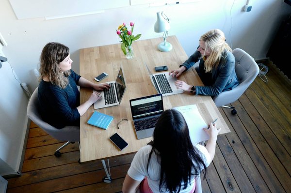 Comment choisir une formation en communication digitale adaptée à vos besoins